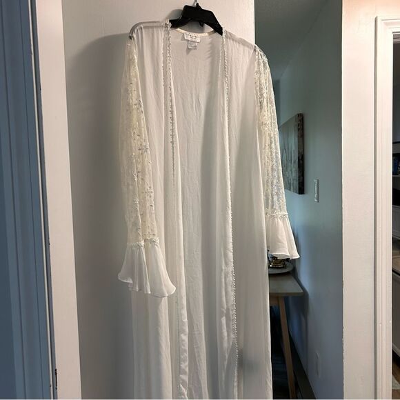 Flora Nikrooz Long Sheer Robe Lace Detail Bell Sleeves Nightgown floor length - Picture 4 of 6